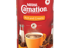 CARNATION Poudre de chocolat chaud riche et crémeuse. 1,7 kg donne 68 portions.