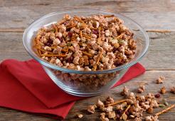 CARNATION Rich and Creamy Hot Chocolate Popcorn Snack Mix recipe